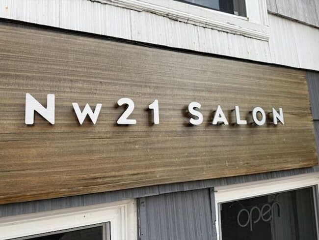 Building Photo - 822 NW 21st Ave