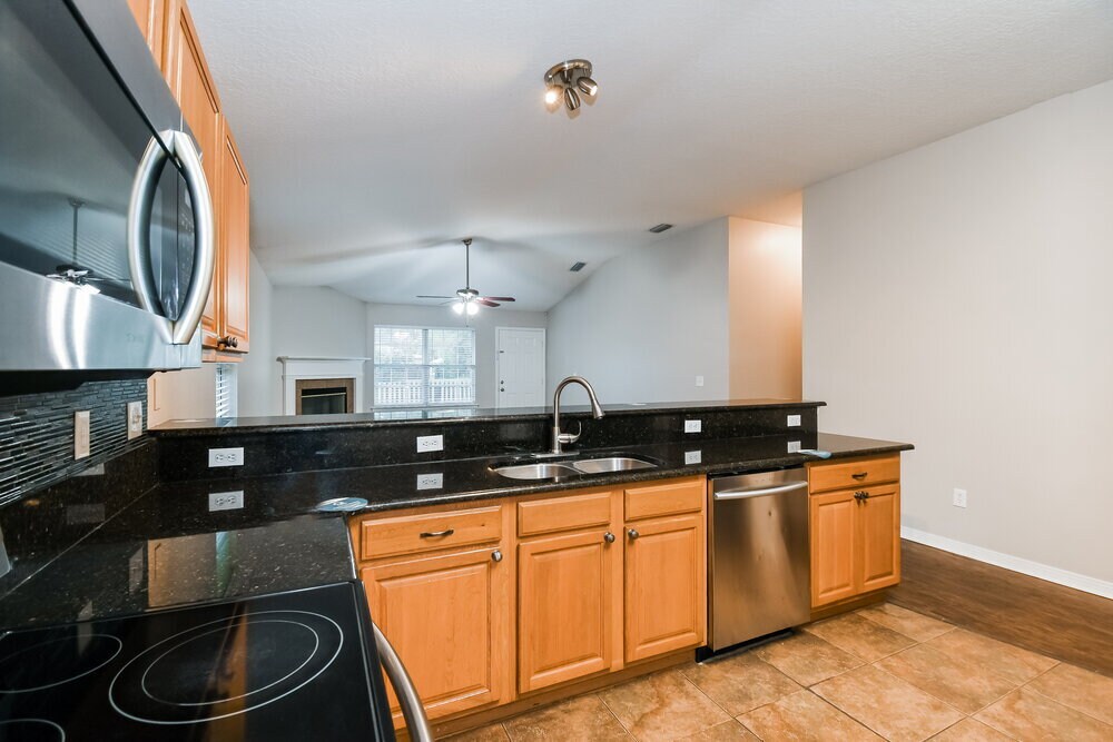 Building Photo - 2530 Fox Hill Ln