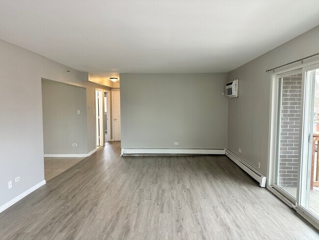 Building Photo - 8656 84th Ct