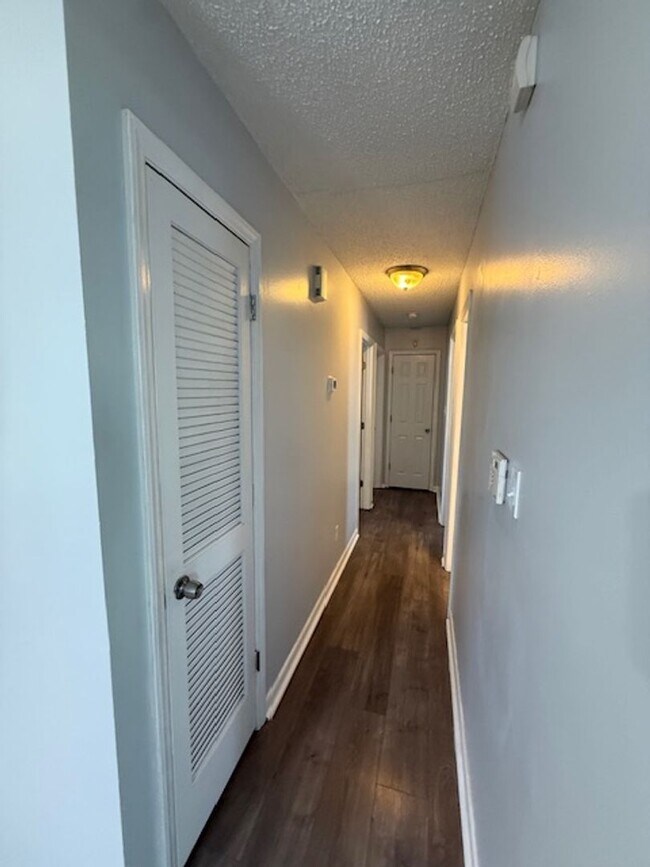 Building Photo - Rental Home Avail off of Gum Branch!