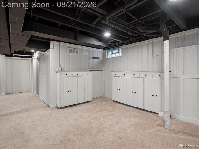 Building Photo - 1027 S Wilson Ave