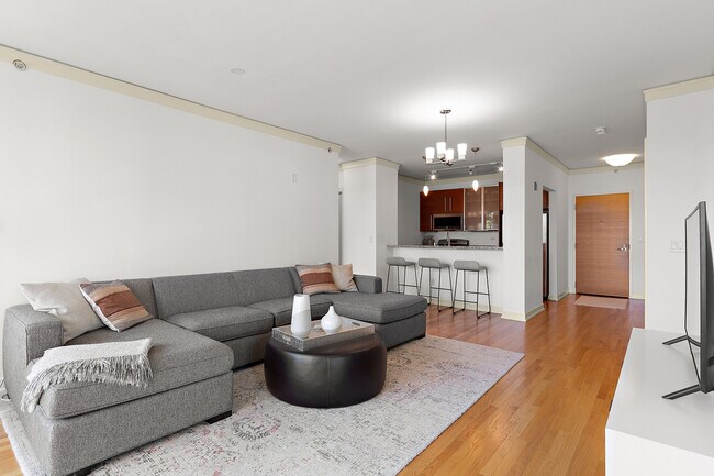 Building Photo - 1570 Elmwood Ave