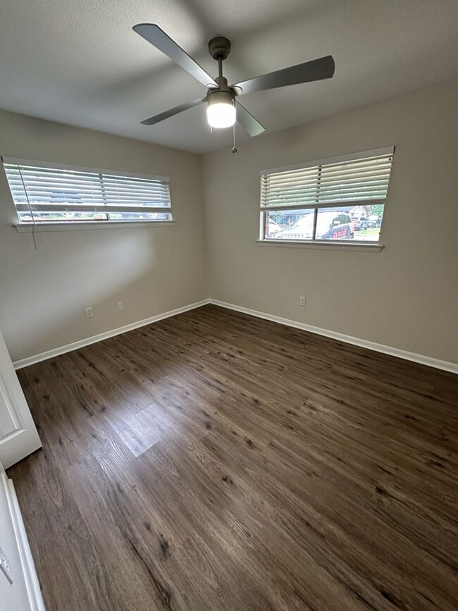 Building Photo - Charming Pet-Friendly 2BR Home with Off-Street Parking in Chattanooga