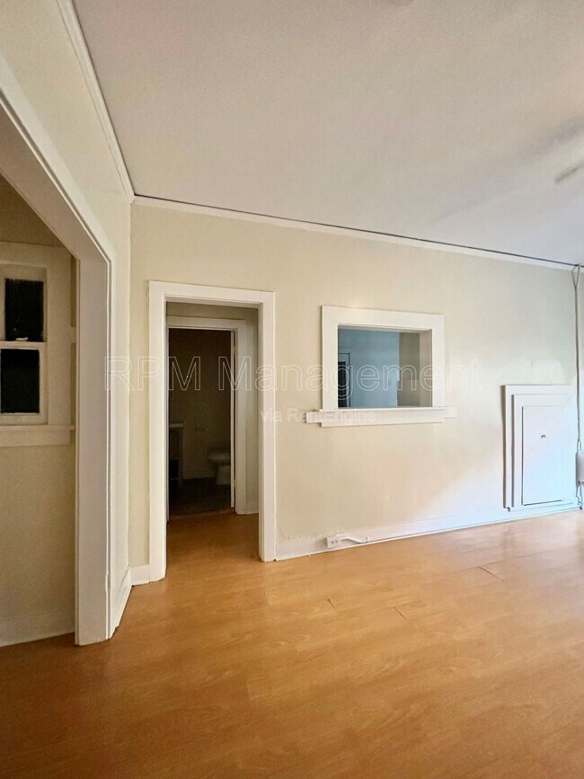 Building Photo - 1825 Ivar Ave