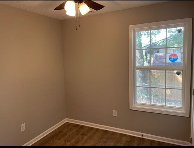 Building Photo - 300 8th Ave SW