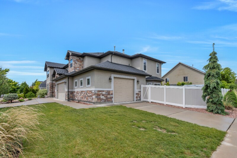 Building Photo - 758 W 375 N