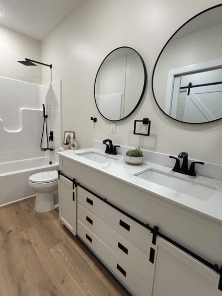 Building Photo - 321 E Main St