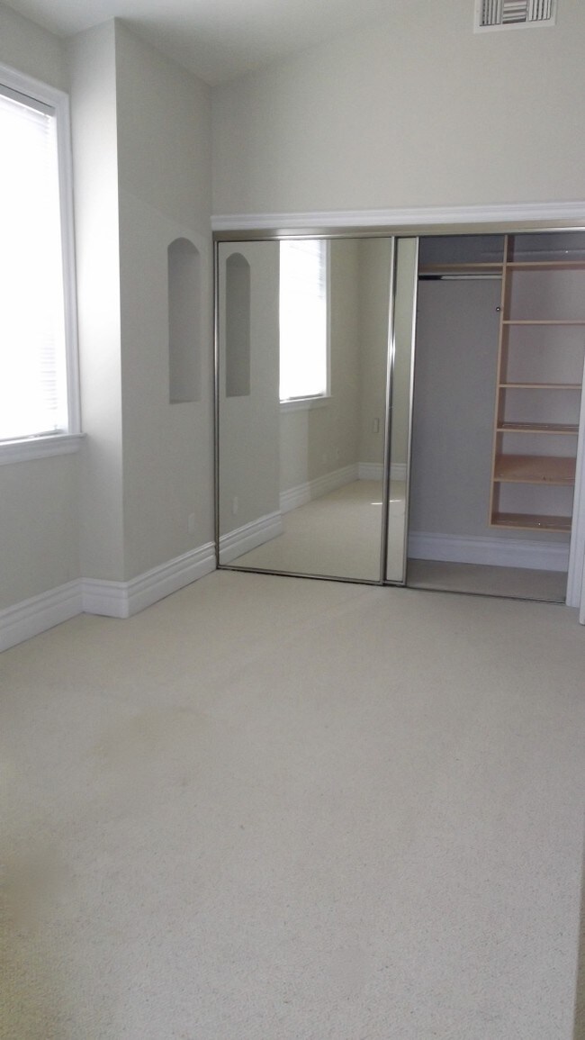 Building Photo - 1842 10th St