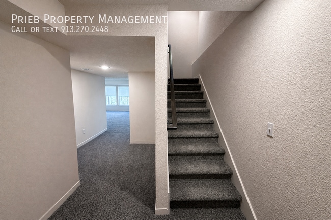 Building Photo - 3256 N 103rd Pl