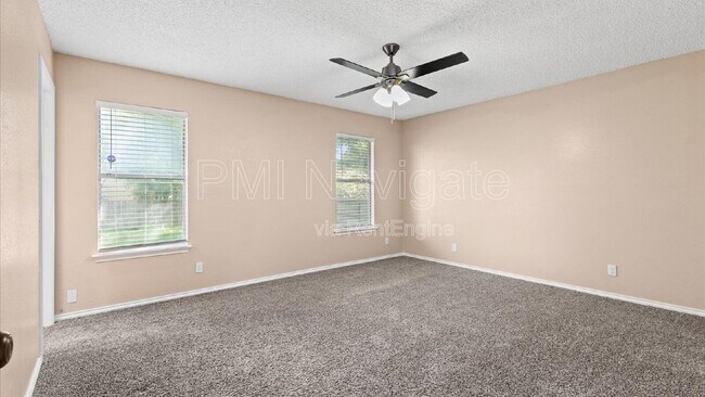 Building Photo - 4606 Crested Land