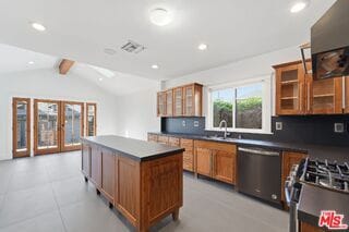 Building Photo - 2435 Glyndon Ave