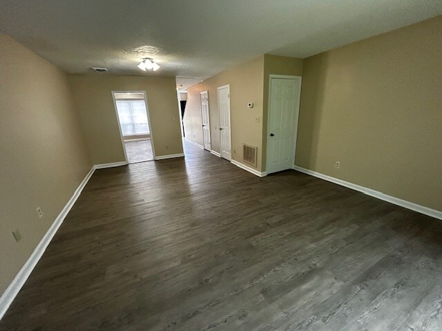Building Photo - 1432 Bailey Cir
