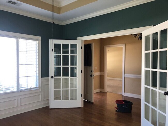 Building Photo - 237 Dogwood Cir