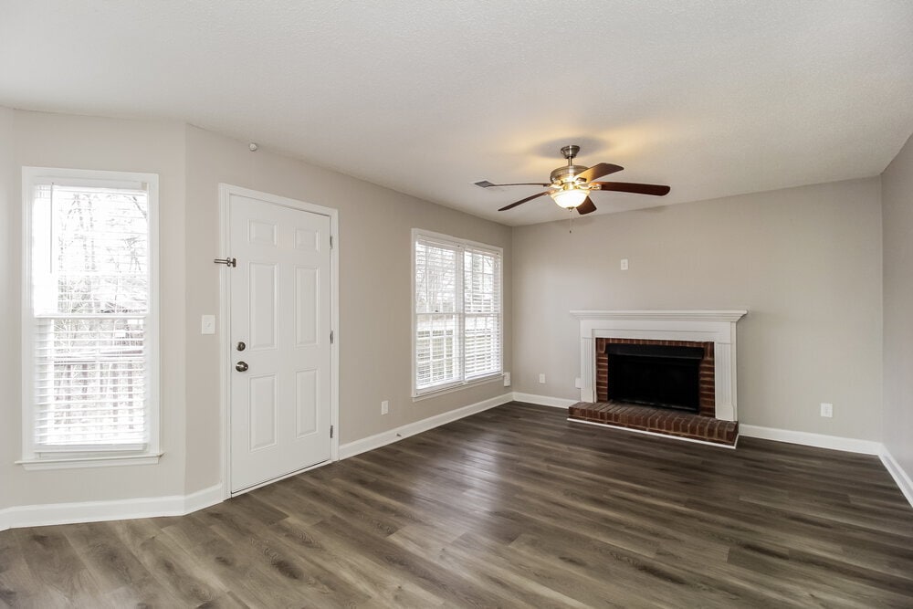 Building Photo - 5196 Olde Mill Dr NE