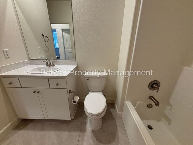 Building Photo - 1097 Dapple Dr