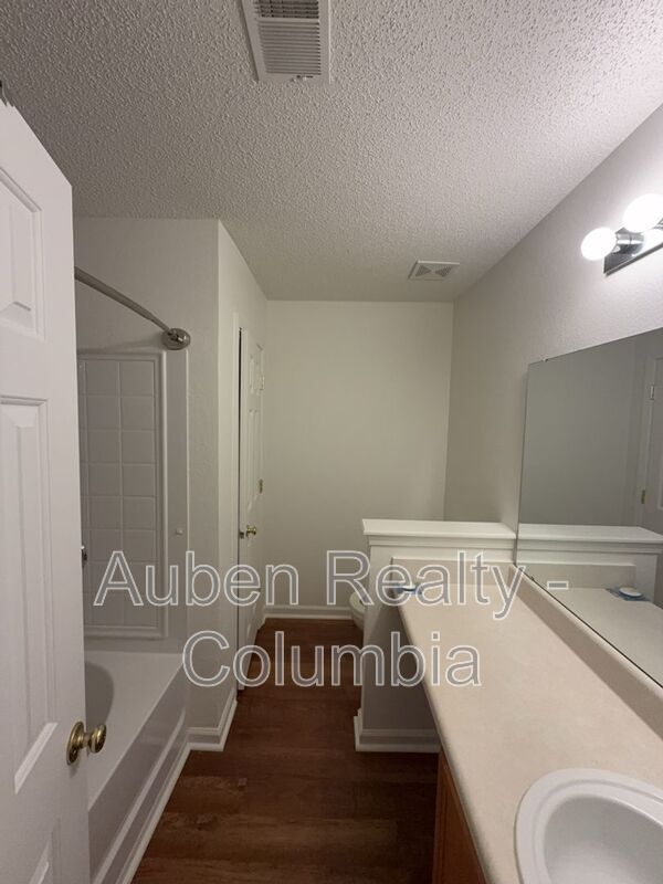 Building Photo - 212 Aderley Oak Loop