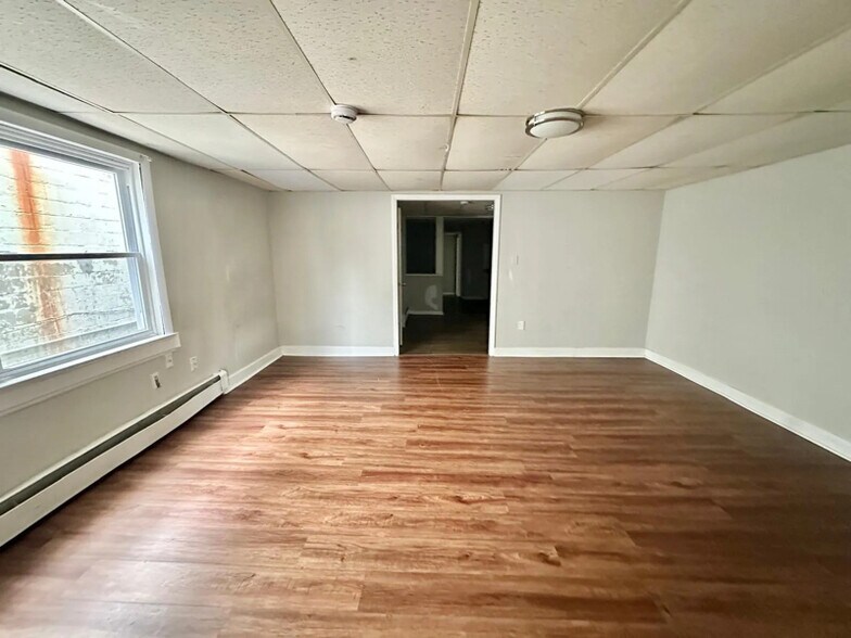 Building Photo - 420 N High St