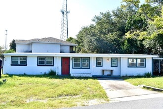 Building Photo - "Charming 2 Bed/1 Bath Home in Panama City Beach, FL - Your Perfect Beach Getaway!"
