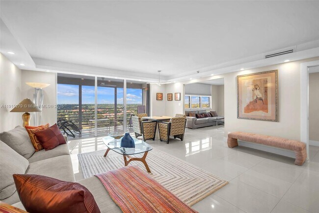 Building Photo - 3507 Oaks Way