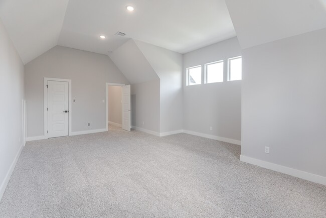 Building Photo - 624 Edgewood Dr