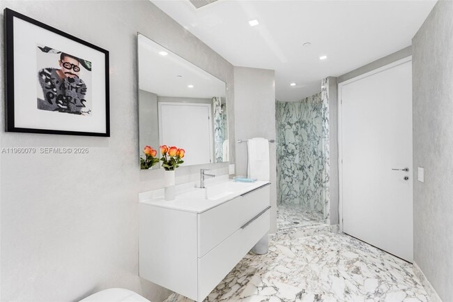 Building Photo - 450 Alton Rd