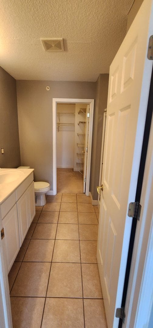 Building Photo - 2 Bed 2.5 Bath Townhome