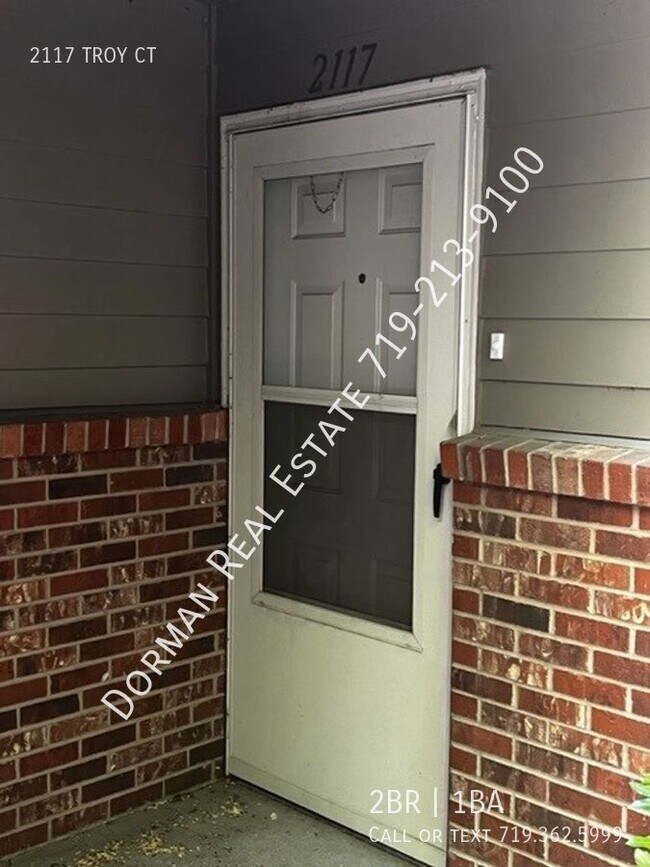 Building Photo - Condo with New Paint
