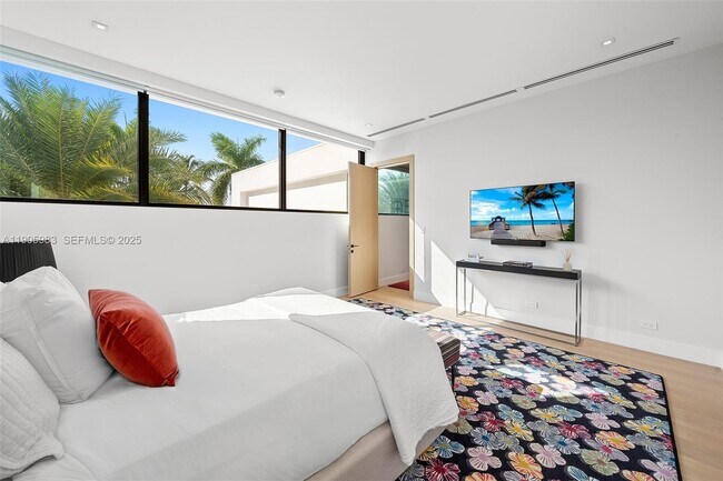 Building Photo - 4585 Nautilus Dr