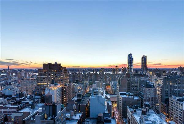 Building Photo - 800 Sixth Avenue
