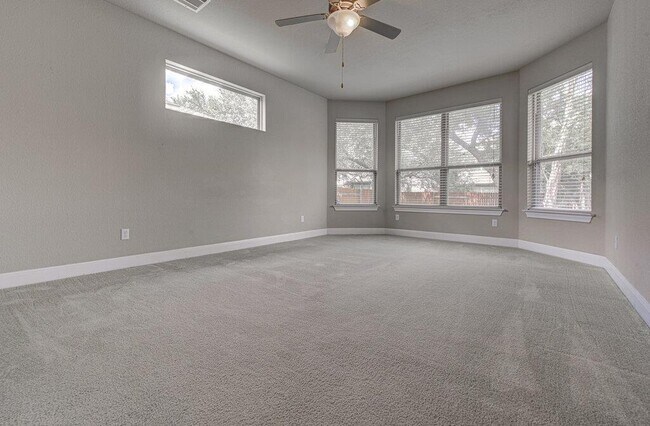 Building Photo - 5821 Viejo Dr