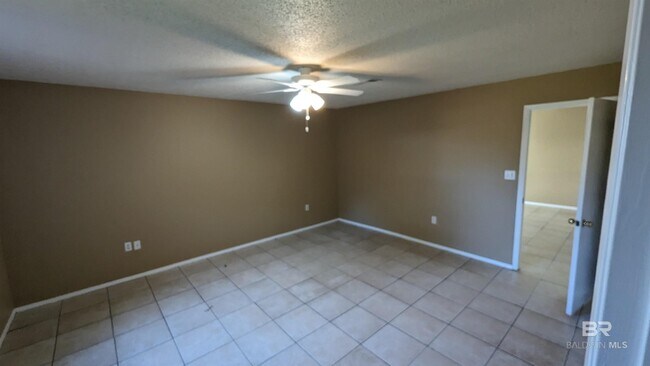 Building Photo - 1616 N Cedar St