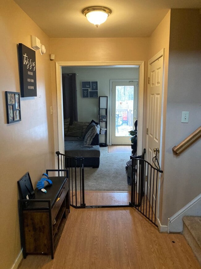 Building Photo - 4 BR/ 2.5 BA Spacious home in Chesterfield