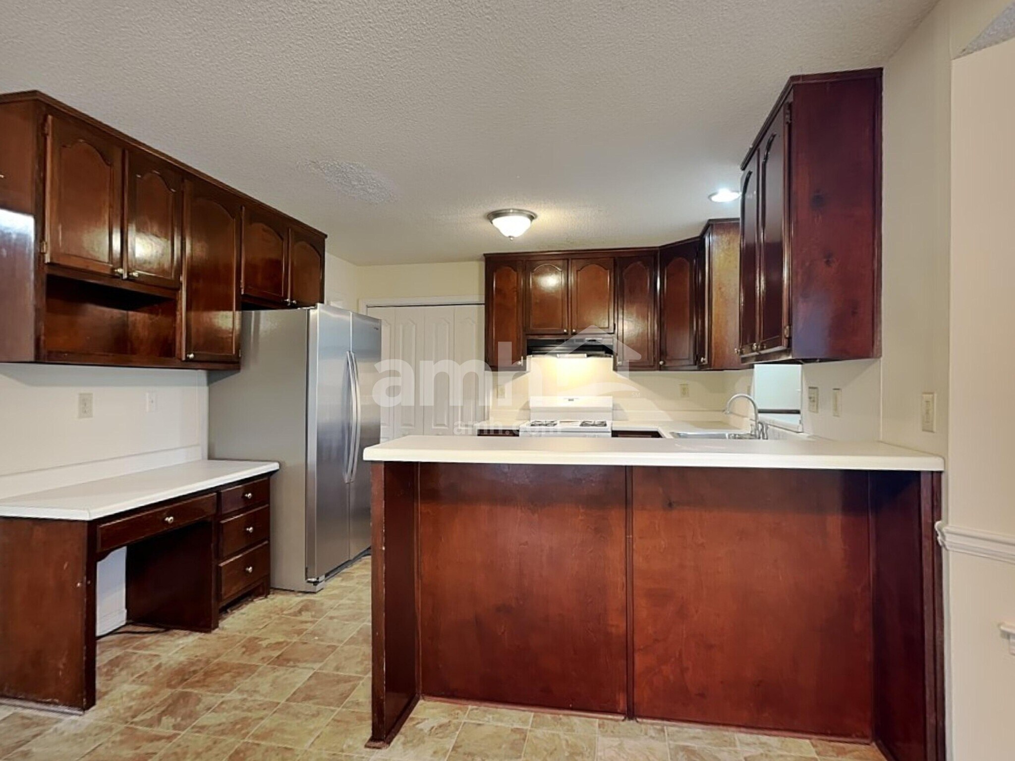 Building Photo - 401 Streamview Ln