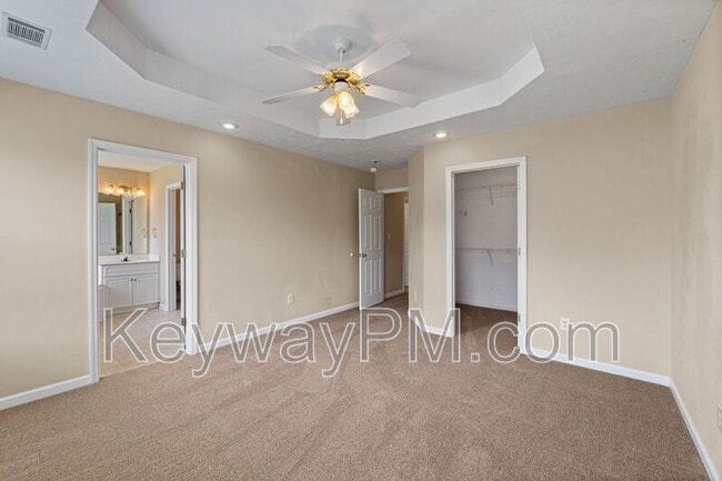 Building Photo - 313 Elbrus Way