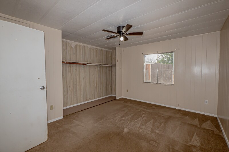 Building Photo - 2096 S Nelson Dr