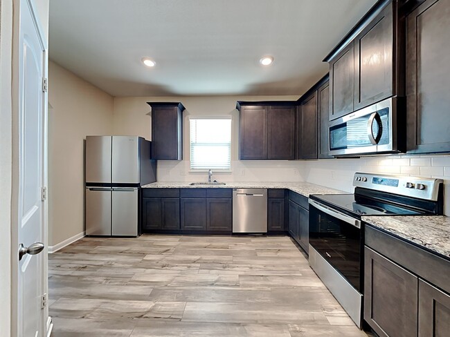 Building Photo - 353 Lowery Oaks Trl