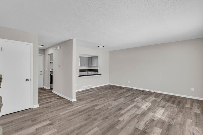 Building Photo - Amazing Townhomes