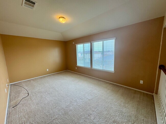 Building Photo - 5207 Bridgewood Dr