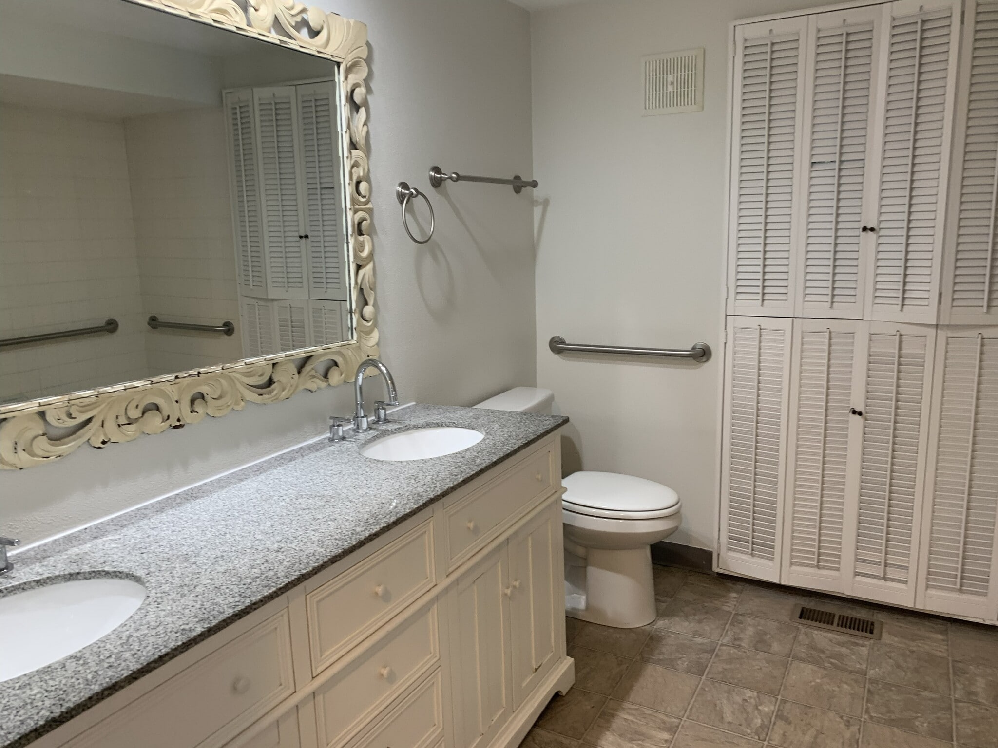 Building Photo - 1760 SW 90th Ave