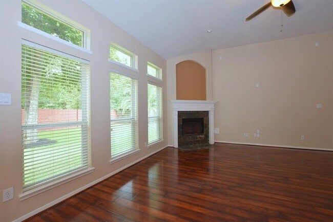 Building Photo - 1523 Stone Canyon Dr