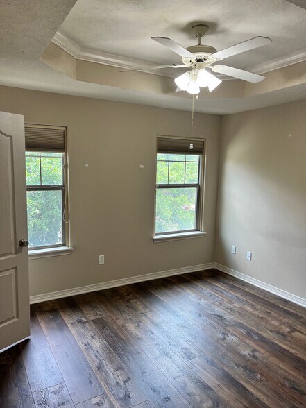 Bedroom 2 - 1000 Spring Loop