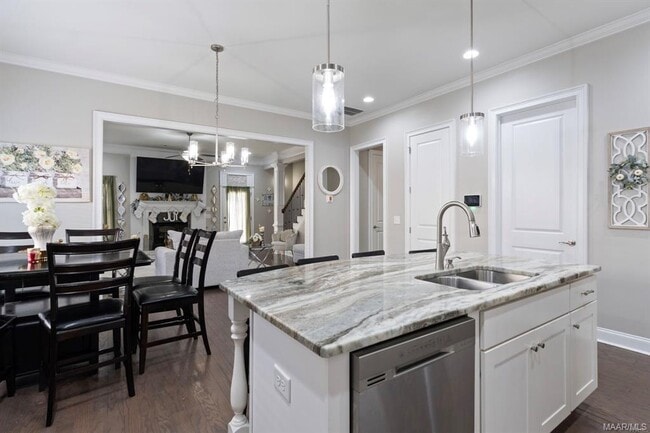 Building Photo - 522 Jeffrey Dr