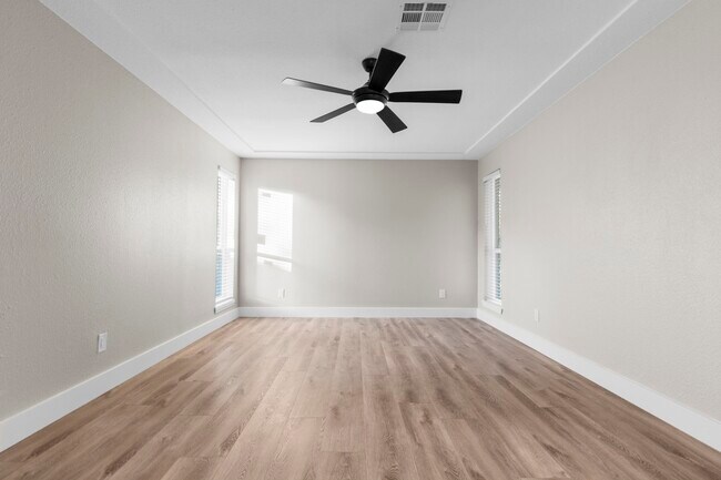 Building Photo - 14007 Overbrook Ln