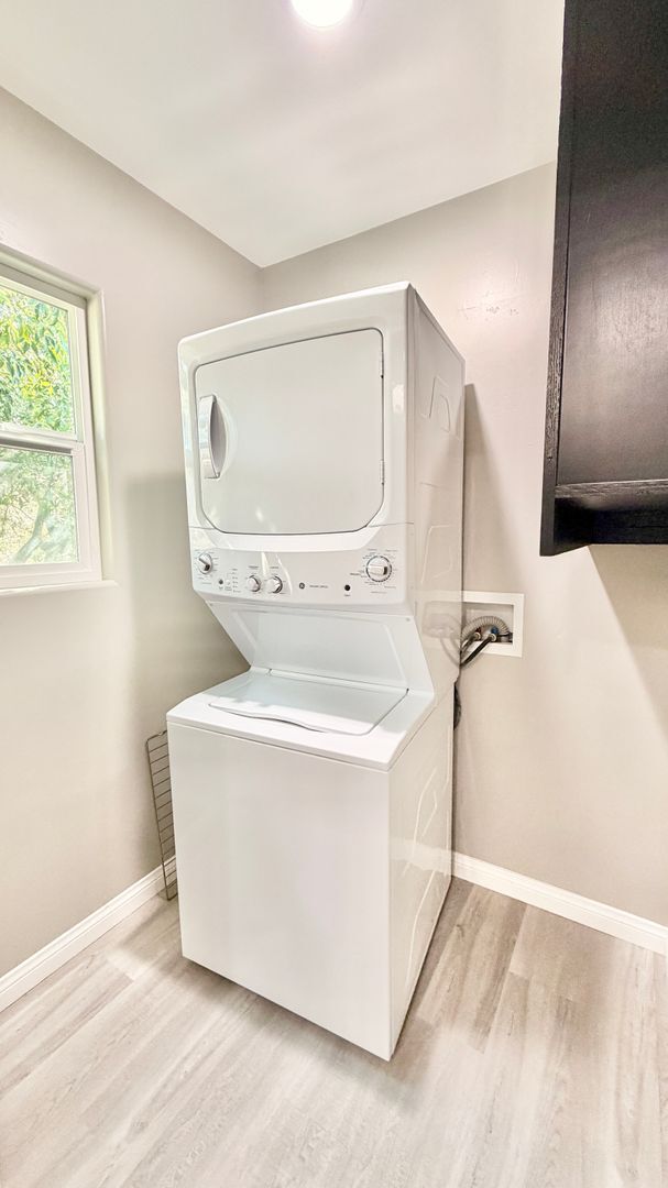 Building Photo - Lovely Country Setting Guest Home Unit on ...