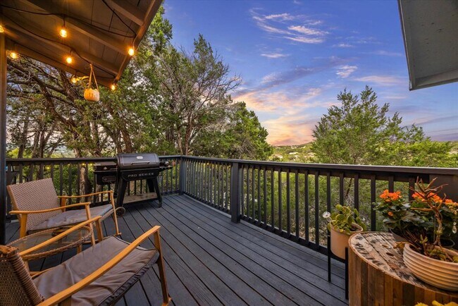 Building Photo - 6407 Lynn Ln