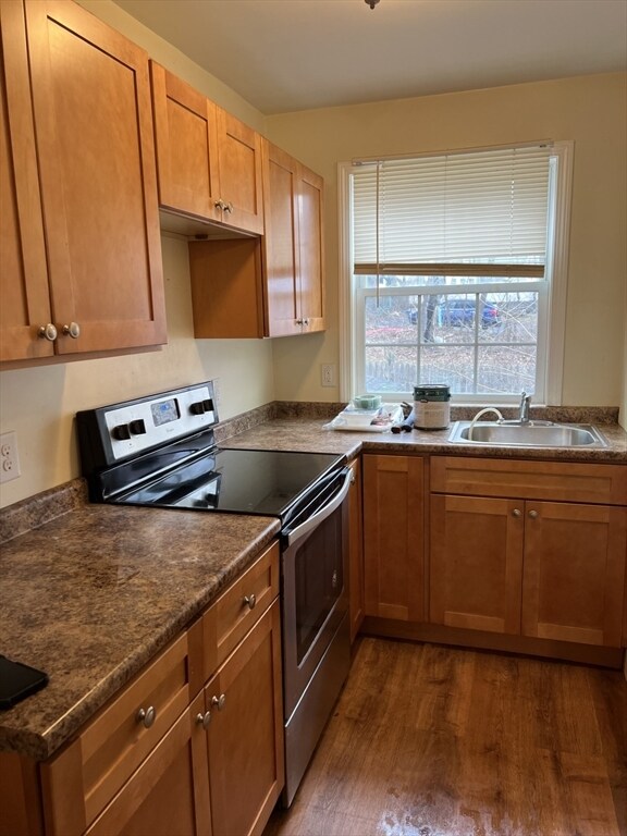 Building Photo - 172 Chester St