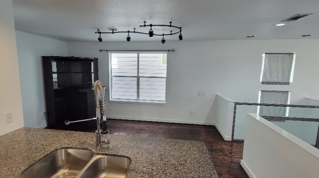 Building Photo - 2920 Cline St