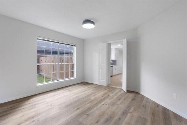 Building Photo - 1815 Moston Dr