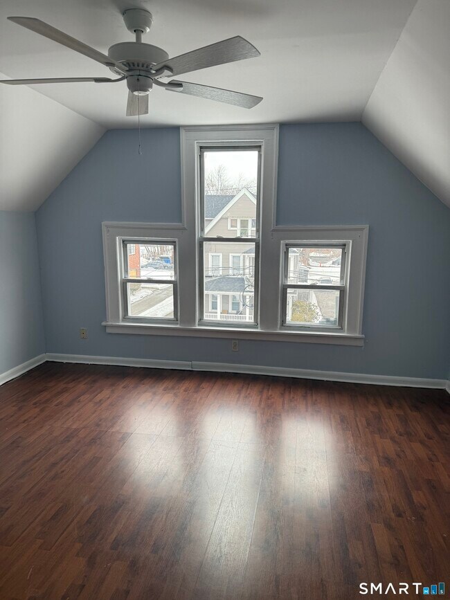 Building Photo - 165 Adelaide St