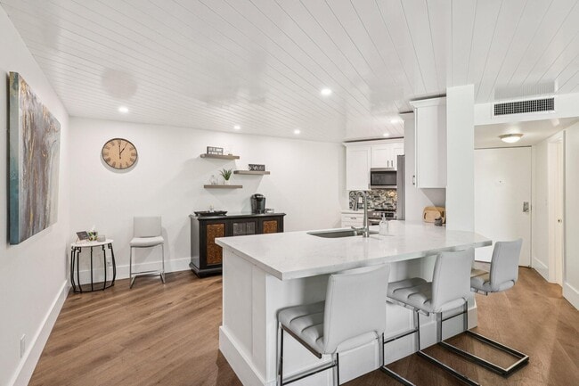 Building Photo - 1301 River Reach Dr